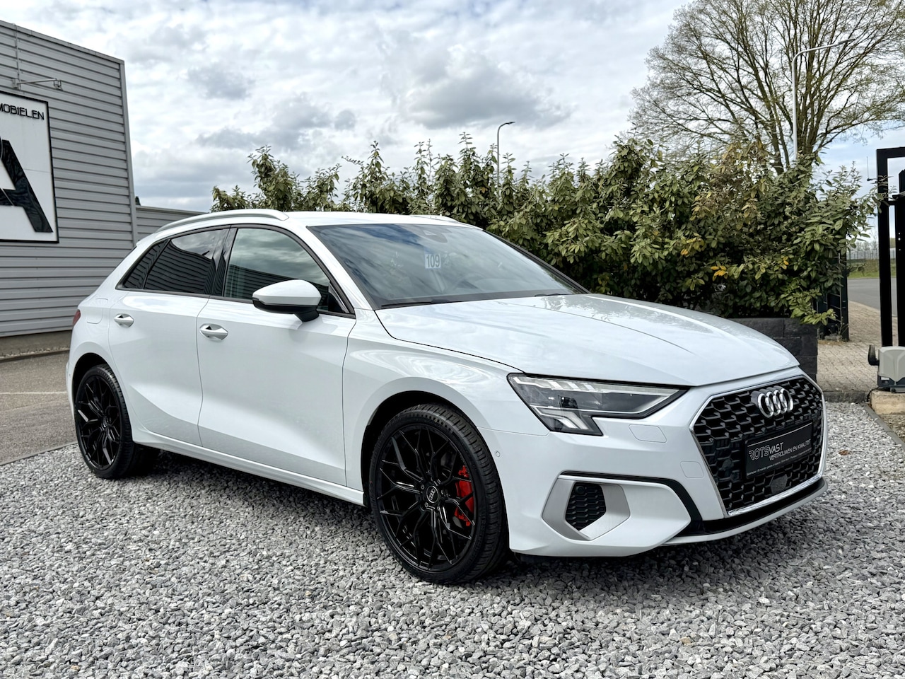 Audi A3 Sportback - 40 TFSIe Advanced Sport Keyles|Matrix|Navi|Trekhaak Wit! - AutoWereld.nl