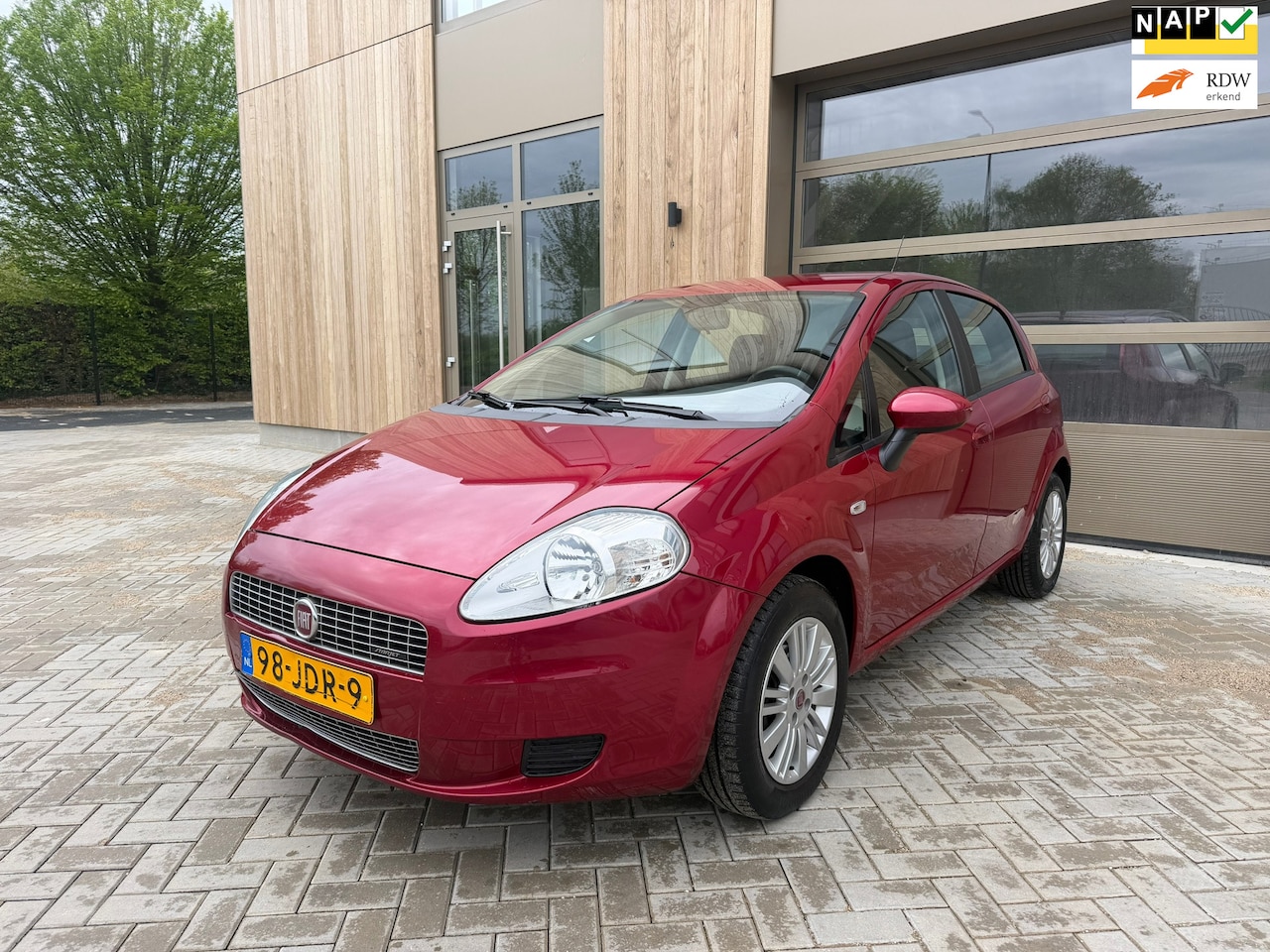 Fiat Grande Punto - 1.4-16V Edizione Lusso 5Drs|Airco|Cruise controle|Nieuwe APK - AutoWereld.nl