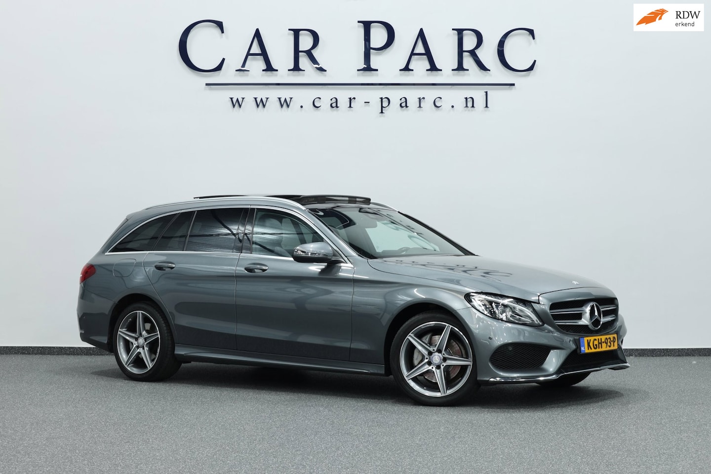 Mercedes-Benz C-klasse Estate - 180 AMG Line LED/SFEER/PANORAMADAK/LEDER+S.VERWARMING/LMV/CRUISE/ECC/12 MDN GARANTIE! - AutoWereld.nl