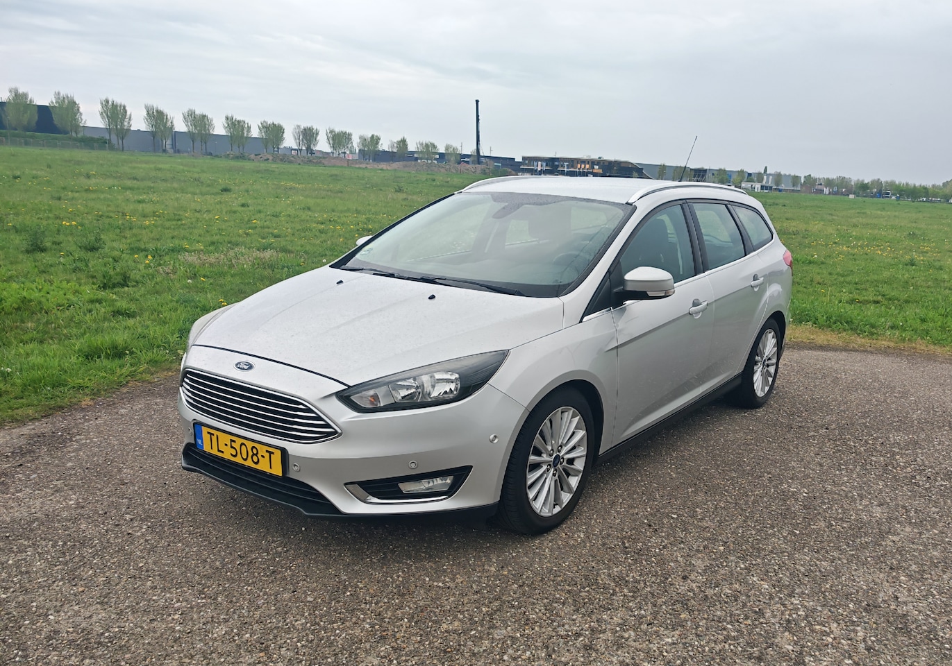 Ford Focus Wagon - 1.5 TDCI Titanium Apple Carplay/Android auto en Trekhaak! - AutoWereld.nl