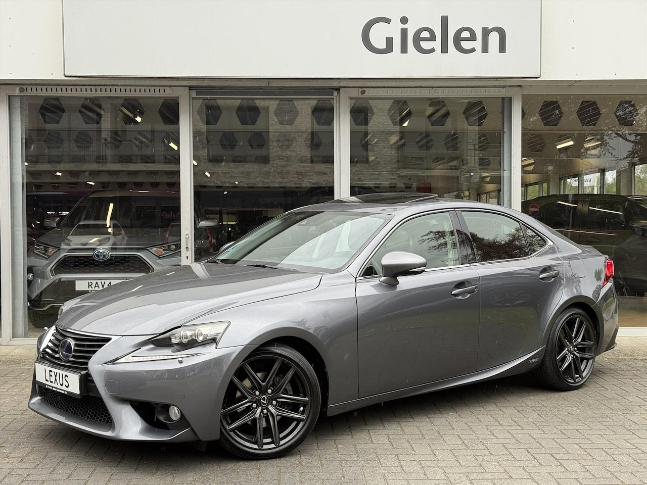 Lexus IS - 300h Luxury Line | Schuifdak, Mark Levinson, F Sport velgen, Stoelventilatie, Geheugenfunc - AutoWereld.nl