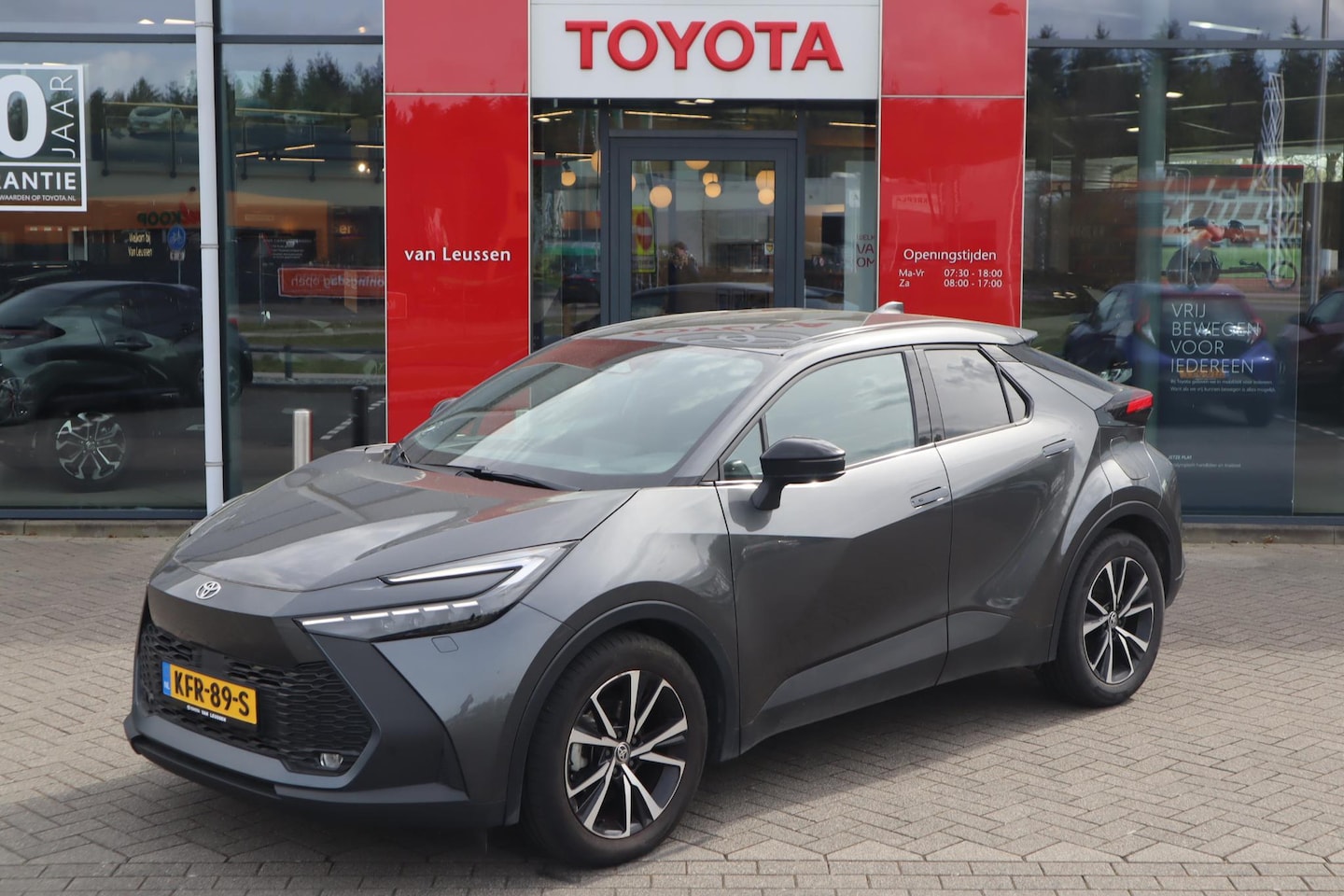 Toyota C-HR - 1.8 HYBRID 140 FIRST-EDITION STOEL/STUURVERW. P-SENSOREN EL-ACHTERKLEP DODEHOEK ANDROID/AP - AutoWereld.nl