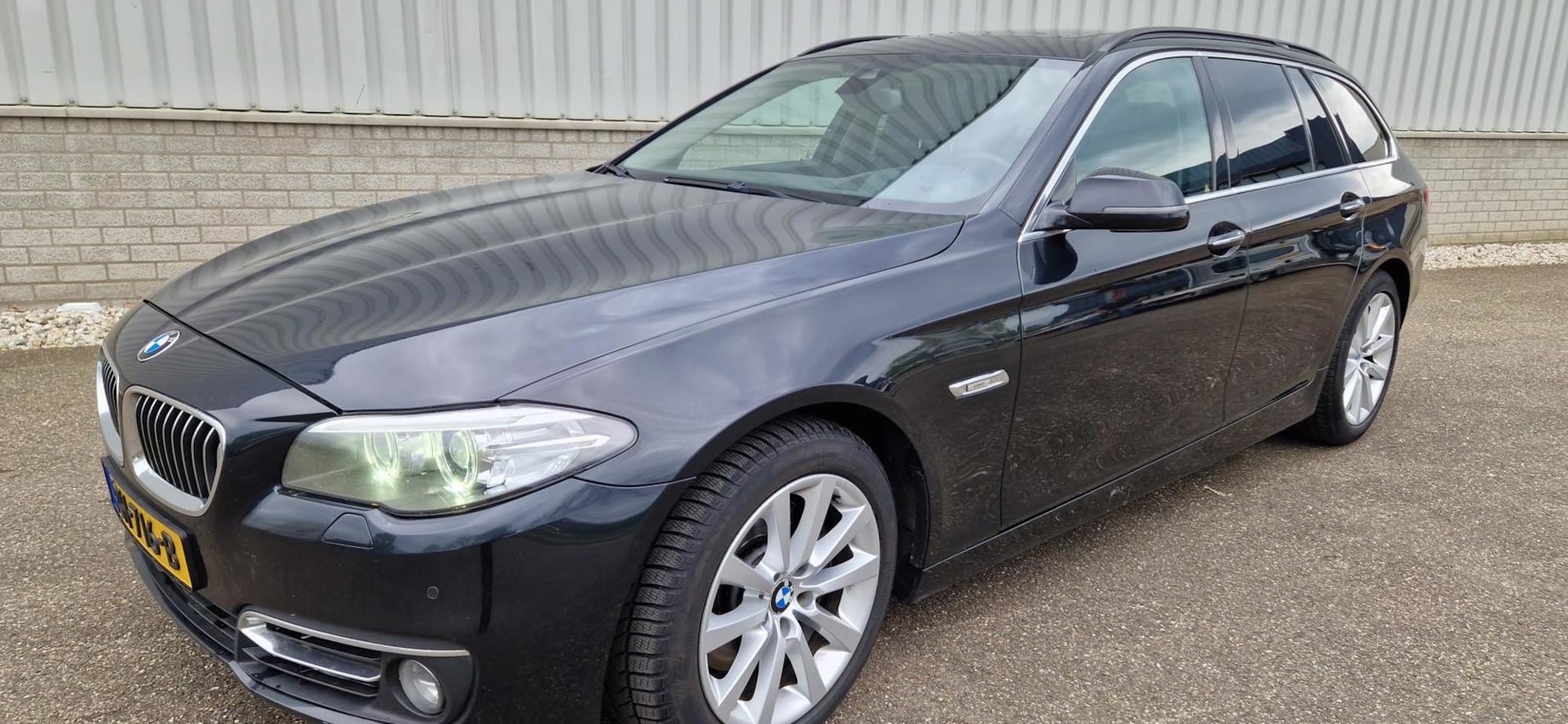 BMW 5-serie Touring - 530d Luxury Edition HEAD-UP , Soft Close ,PANORAMA - AutoWereld.nl