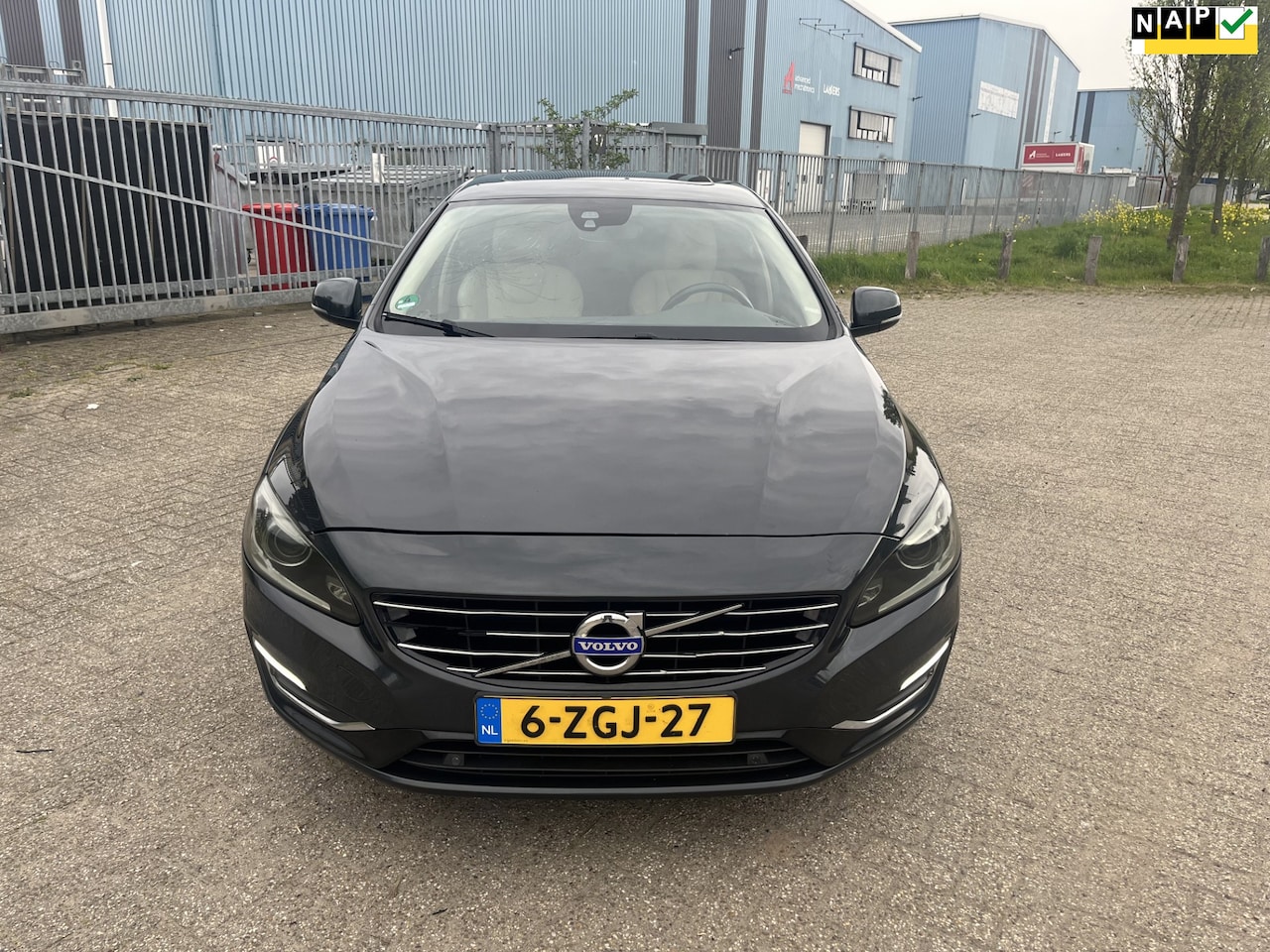 Volvo V60 - 2.4 D6 AWD Plug-In Hybrid Summum 2.4 D6 AWD Plug-In Hybrid Summum (Lees Advertentietekst!) - AutoWereld.nl