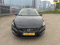 Volvo V60 - 2.4 D6 AWD Plug-In Hybrid Summum (Lees Advertentietekst)