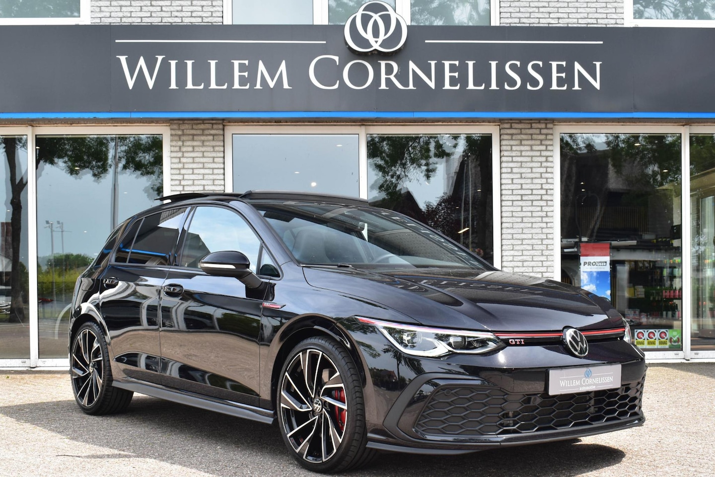 Volkswagen Golf - 2.0 TSI GTI Aut Pano Leder IQ Light Camera Zitklim - AutoWereld.nl