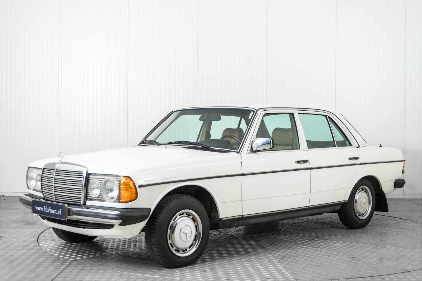 Mercedes-Benz 300-serie - 300D W123 300 D 5 cyl. - AutoWereld.nl