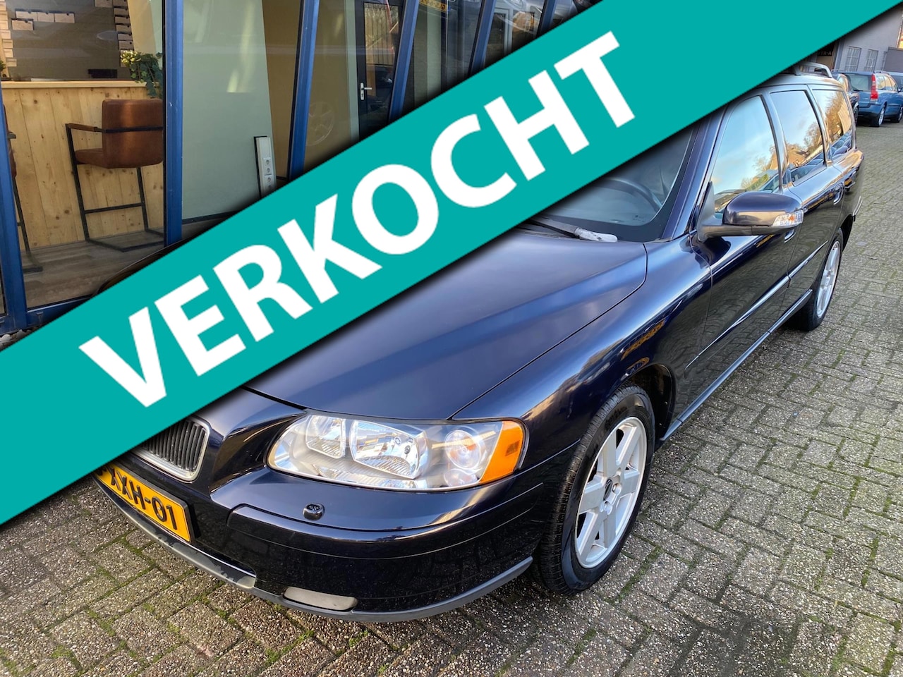 Volvo V70 - 2.4 Edition 170PK Automaat LEER / TREKHAAK / YOUNGTIMER - AutoWereld.nl