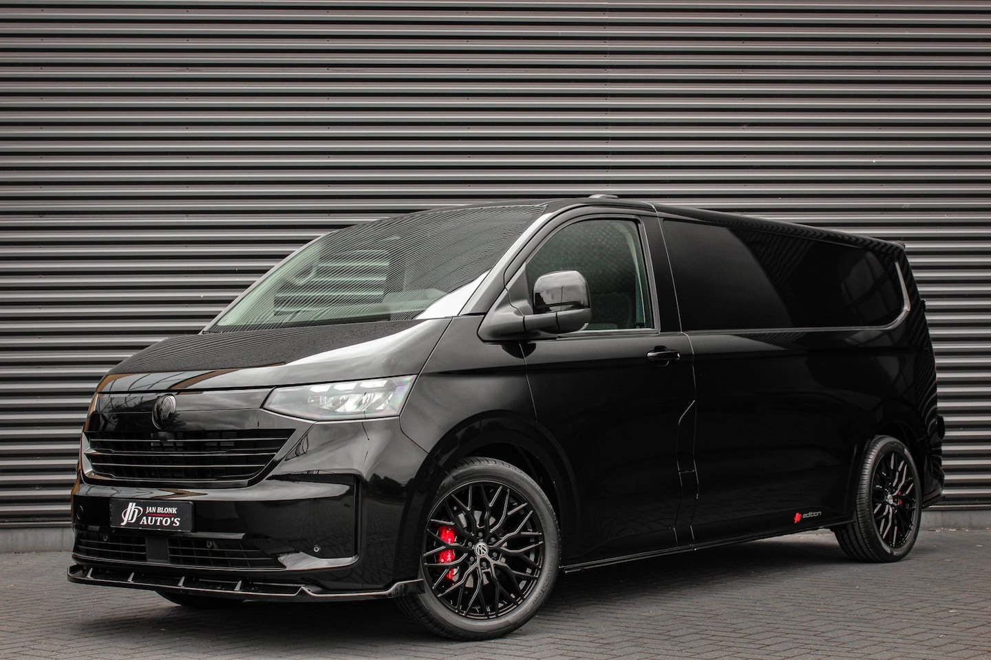 Volkswagen e-Transporter - 34 L2H1 BULLI 64kWh 218PK / JB- EDITON / 325KM WLTP RANGE / APPLE CARPLAY / DRIVERS- PACK - AutoWereld.nl