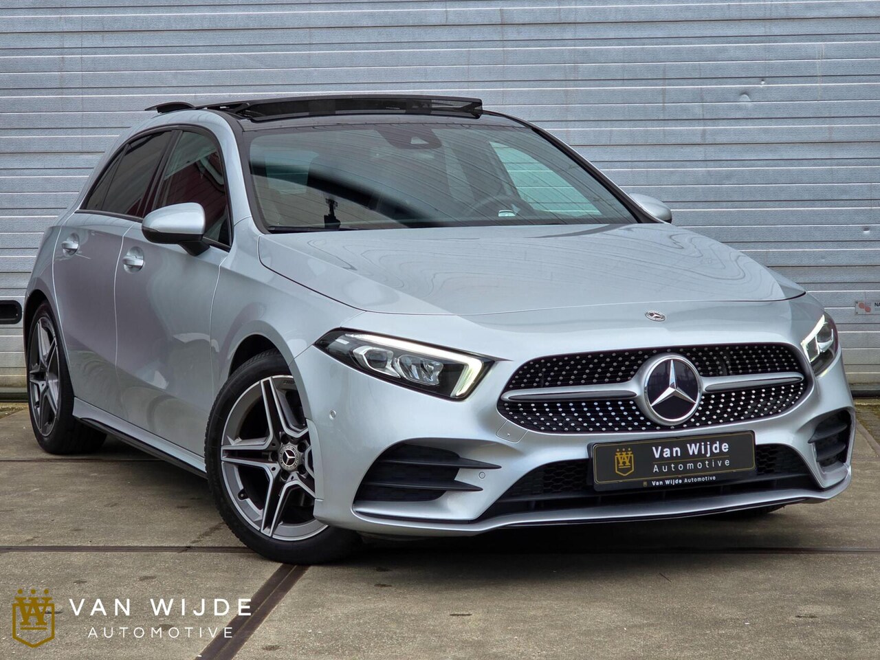 Mercedes-Benz A-klasse - 180 AMG |AUTOMAAT|PANO|CAMERA - AutoWereld.nl