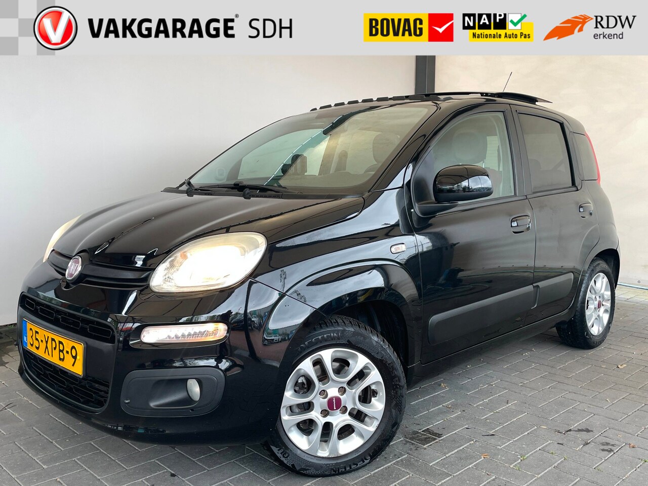 Fiat Panda - 0.9 TwinAir Lounge|Panoramadak|Automaat|Trekhaak|Voorruitverwarming|Climate Control - AutoWereld.nl