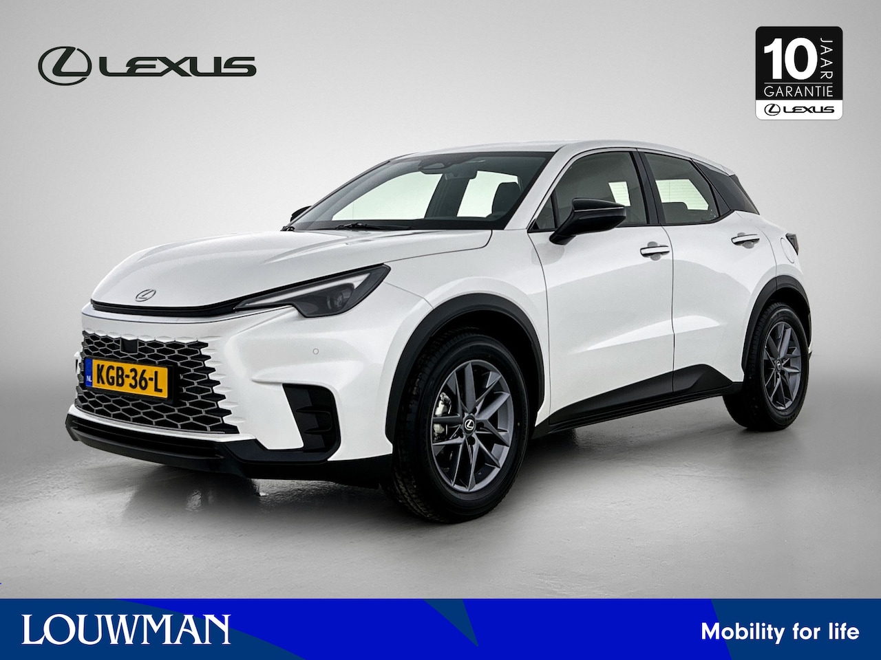 Lexus LBX - Business Line 2WD | Navigatie | Stoel- en Stuurverwarming | Parkeersensoren voor + achter - AutoWereld.nl