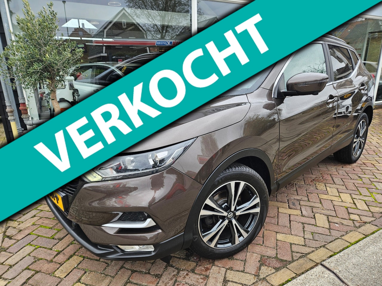 Nissan Qashqai - 1.3 DIG-T Tekna,panorama,trekhaak,camera - AutoWereld.nl