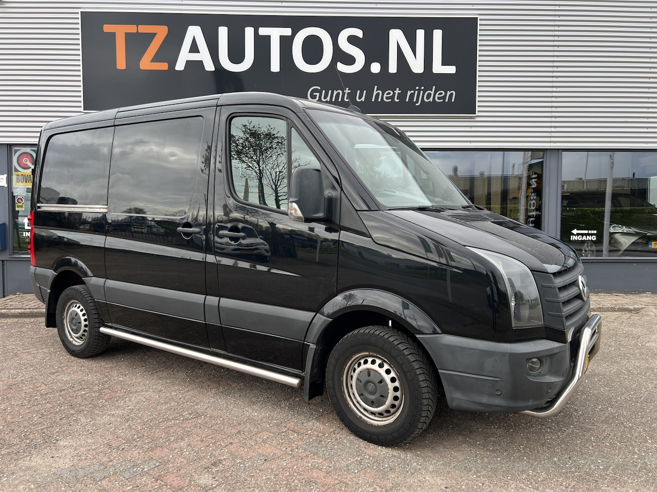 Volkswagen Crafter - 30 2.0 TDI Euro6 L1H1 Navi/Camera/Omvormer - AutoWereld.nl