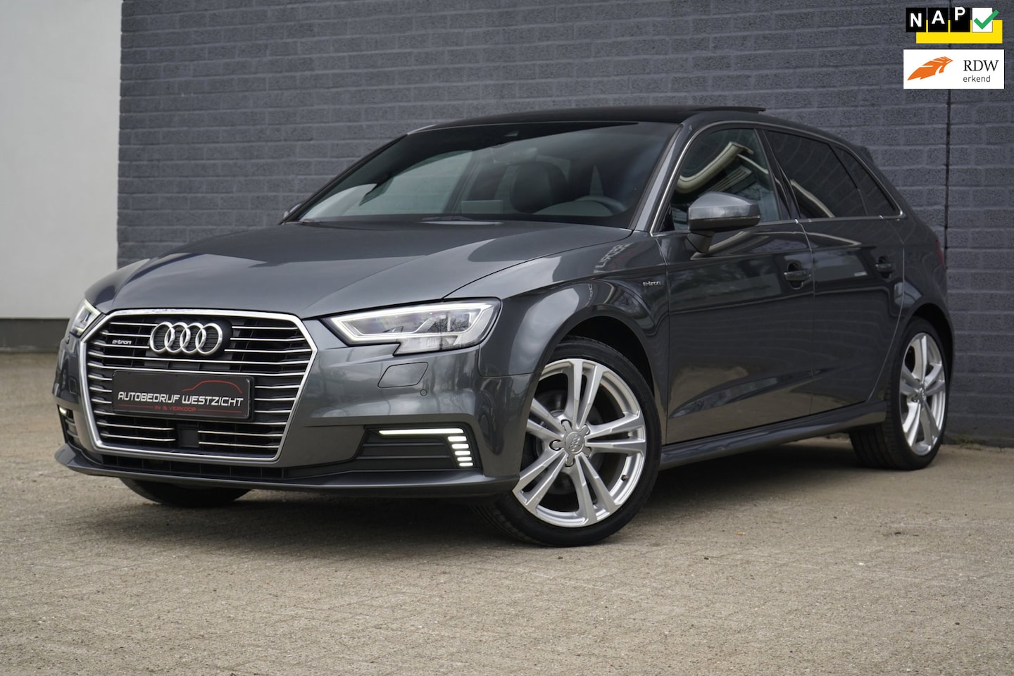 Audi A3 Sportback - 1.4 e-tron 3x S Line Pano Dealer Onderhoud - AutoWereld.nl