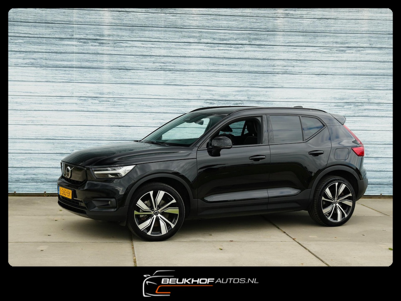 Volvo XC40 - Recharge P8 AWD R-Design Lederen stoelen Carplay - AutoWereld.nl
