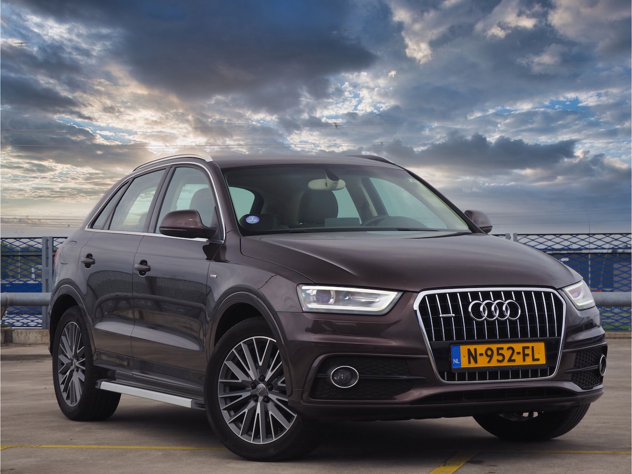 Audi Q3 - 2.0 TFSI quattro S line - TREKHAAK - LEDER - BRUIN - AutoWereld.nl