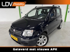 Fiat Panda - Benzine / Automaat / Trekhaak / LM velgen / APK 06-03-2027 / Documentatie aanwezig