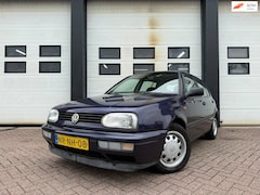 Volkswagen Golf - 1.6 Milestone 1e eigenaar