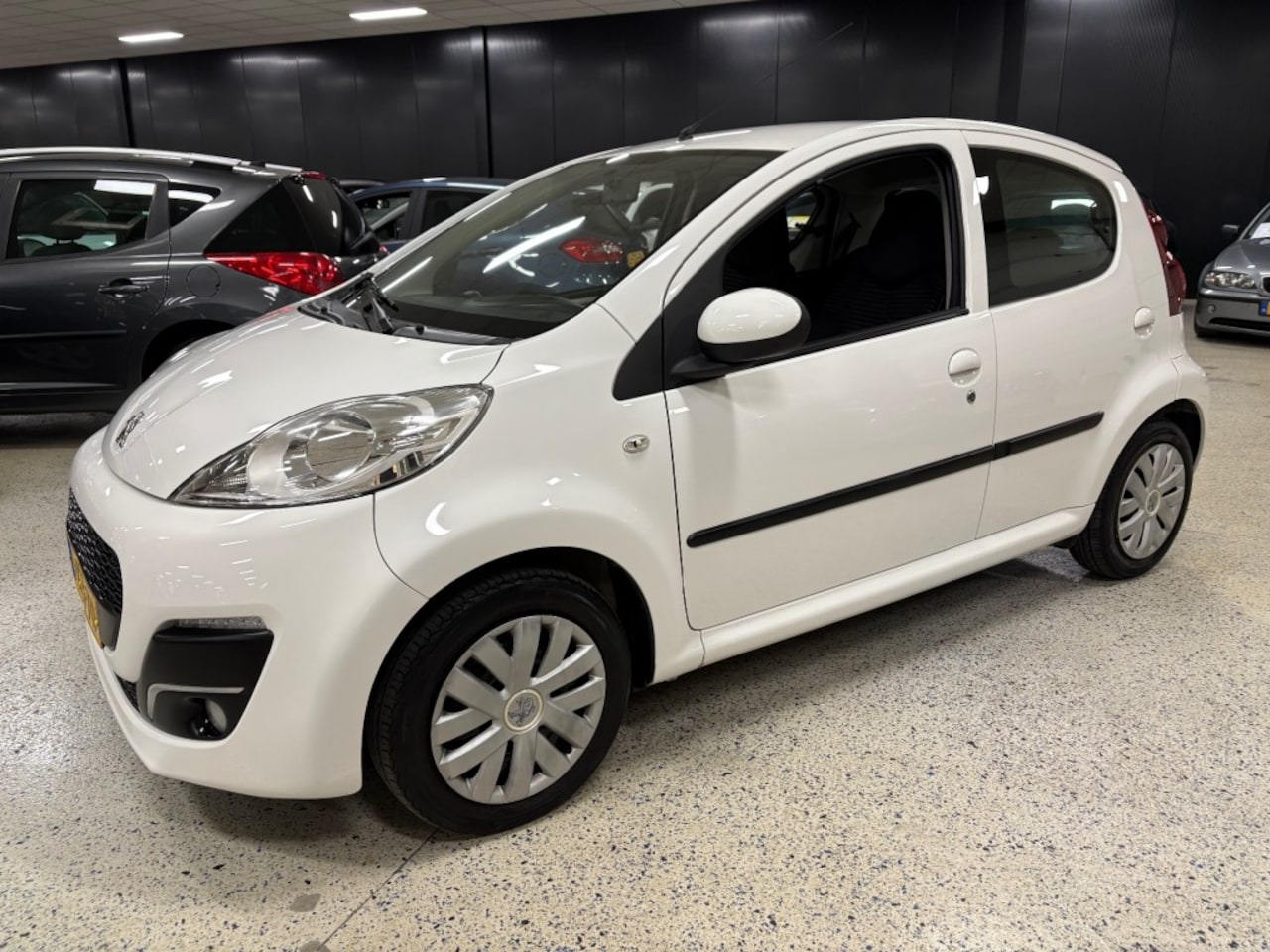 Peugeot 107 - 1.0 Airco 5 Deurs NL auto NAP Autopas Radio AUX - AutoWereld.nl