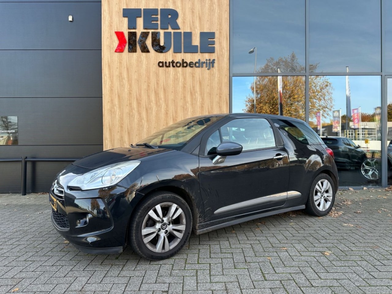 Citroën DS3 - 1.4 VTI So-Chic 2011 Leder int. - AutoWereld.nl