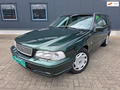 Volvo V70 - 2.5 T Comfort Luxury, netto € 7.395, 4ever Youngtimer, bijtelvriendelijk