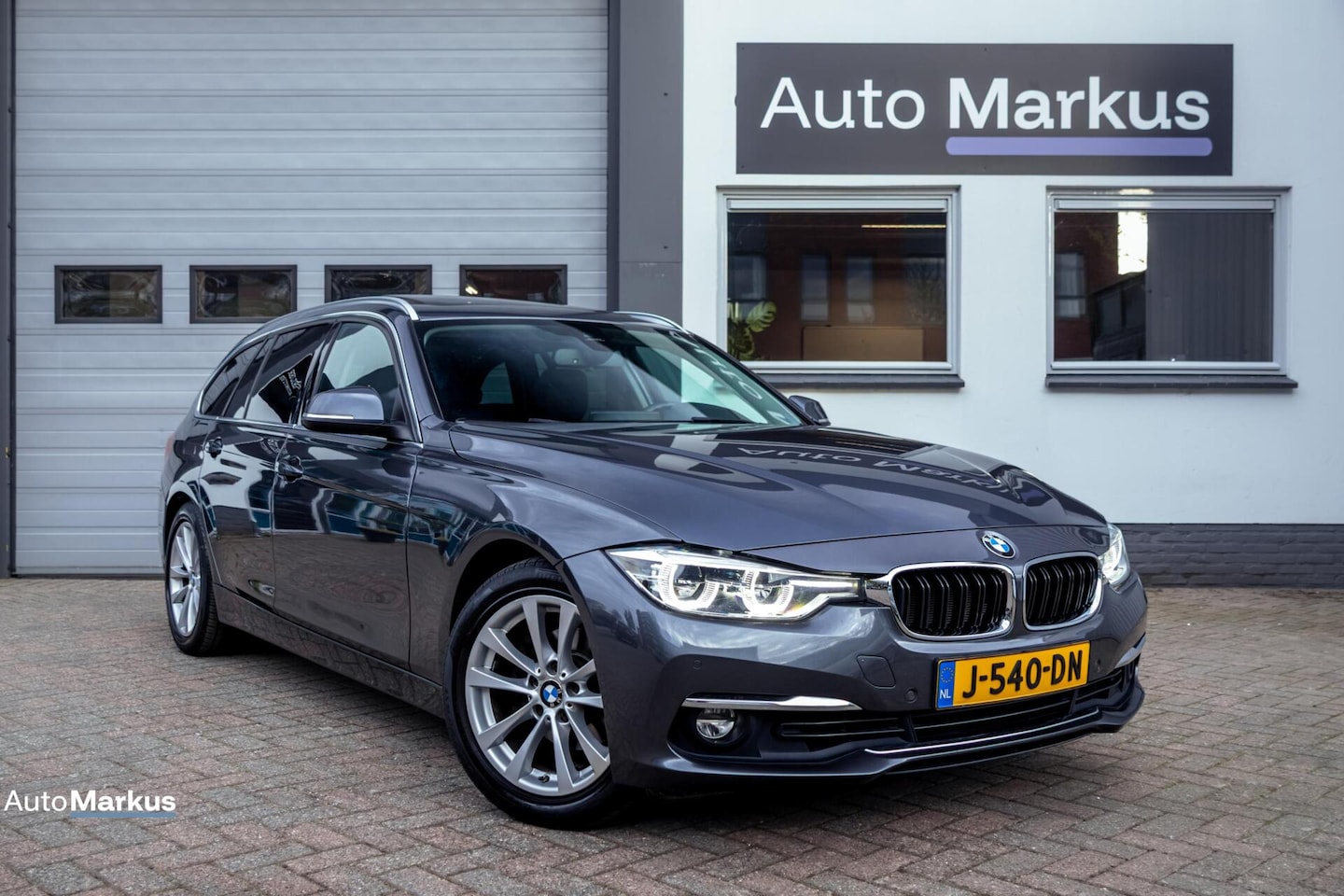 BMW 3-serie Touring - 320i Luxury Line|Pano|HUD|B48|Memory|Keyless|Trekhaak|BTW - AutoWereld.nl