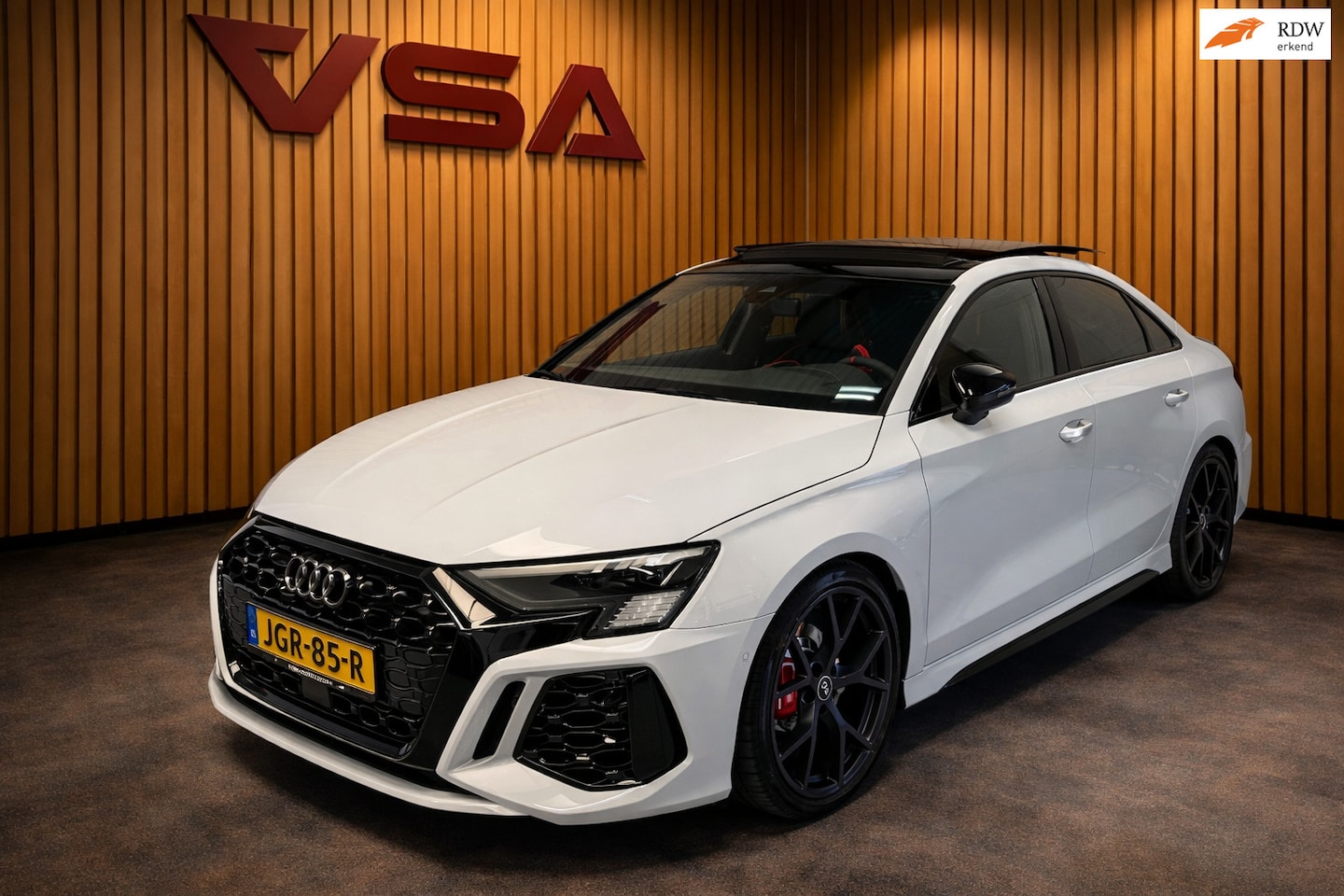 Audi A3 Limousine - 2.5 TFSI RS 3 quattro 2.5 TFSI RS 3 quattro,Alarm,Dealer onderhouden, Garantie, full-opties - AutoWereld.nl