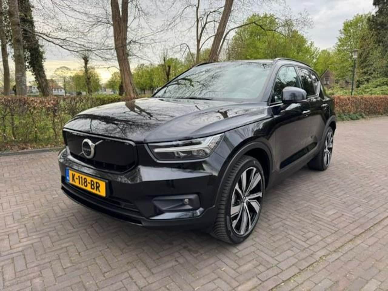 Volvo XC40 - Recharge P8 AWD R-Design Warmtepomp/Pano/Led/Navi/Acarplay/Fabrieksgarantie - AutoWereld.nl