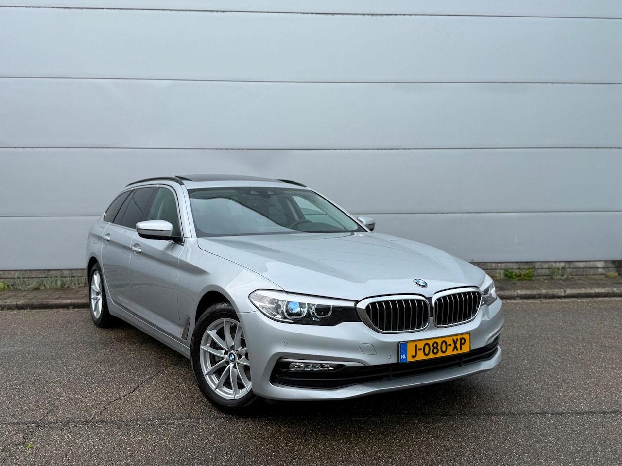 BMW 5-serie Touring - 520d High Executive (bj 2017) PANO|XENON|CAMERA|LEER| - AutoWereld.nl