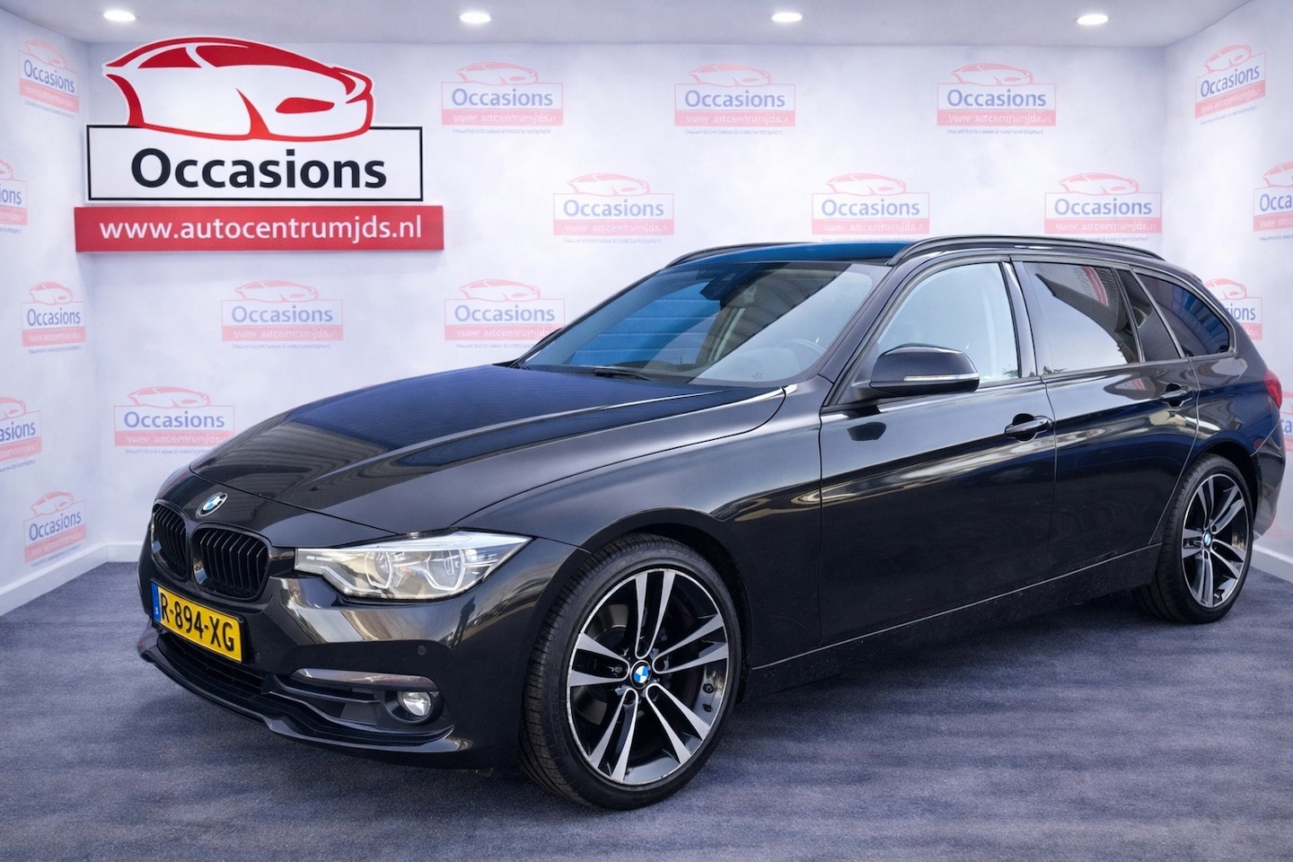 BMW 3-serie Touring - 320i Luxury Edition 180 PK Black Line ! - AutoWereld.nl