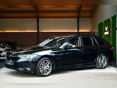 BMW 5-serie Touring - 530e xDrive High Executive - Active Cruise Control - Keyless Entry - Sfeerverlichting - Me