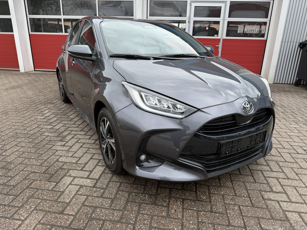 Toyota Yaris - 1.5 Hybrid 115 PK | Dynamic *Nieuwe auto* Uit voorraad leverbaar - AutoWereld.nl
