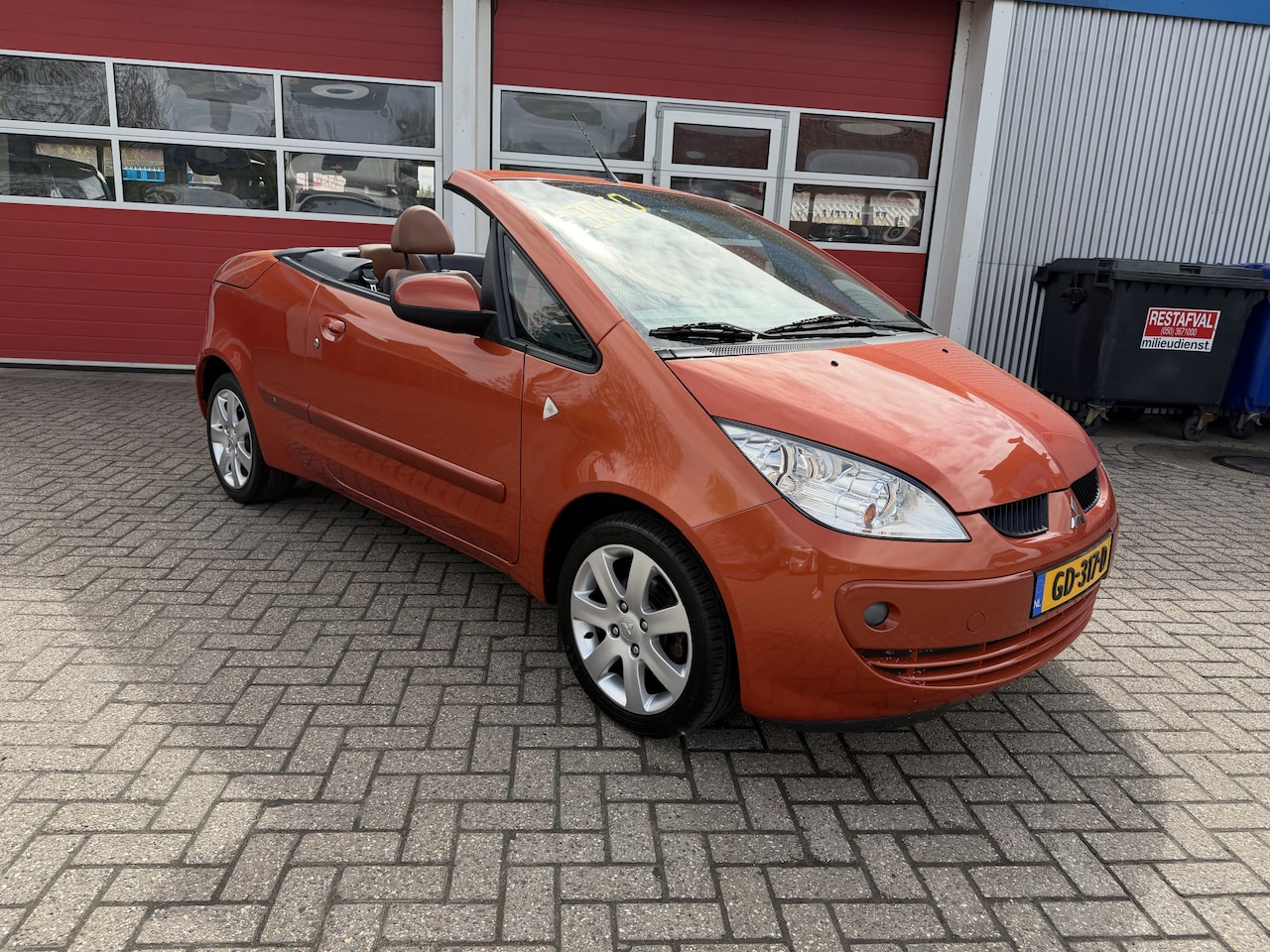 Mitsubishi Colt CZC - 1.5 110 PK | Instyle | Cabriolet | Airco | Elektrisch dak | Lederen bekleding | Stoelverwa - AutoWereld.nl