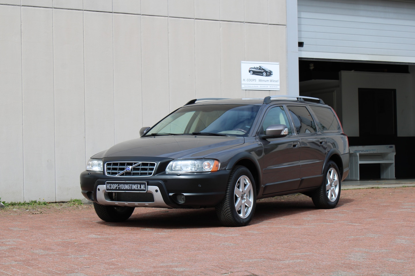 Volvo XC70 - 2.5 T AWD AUTOMAAT YOUNGTIMER incl. 21% BTW - AutoWereld.nl