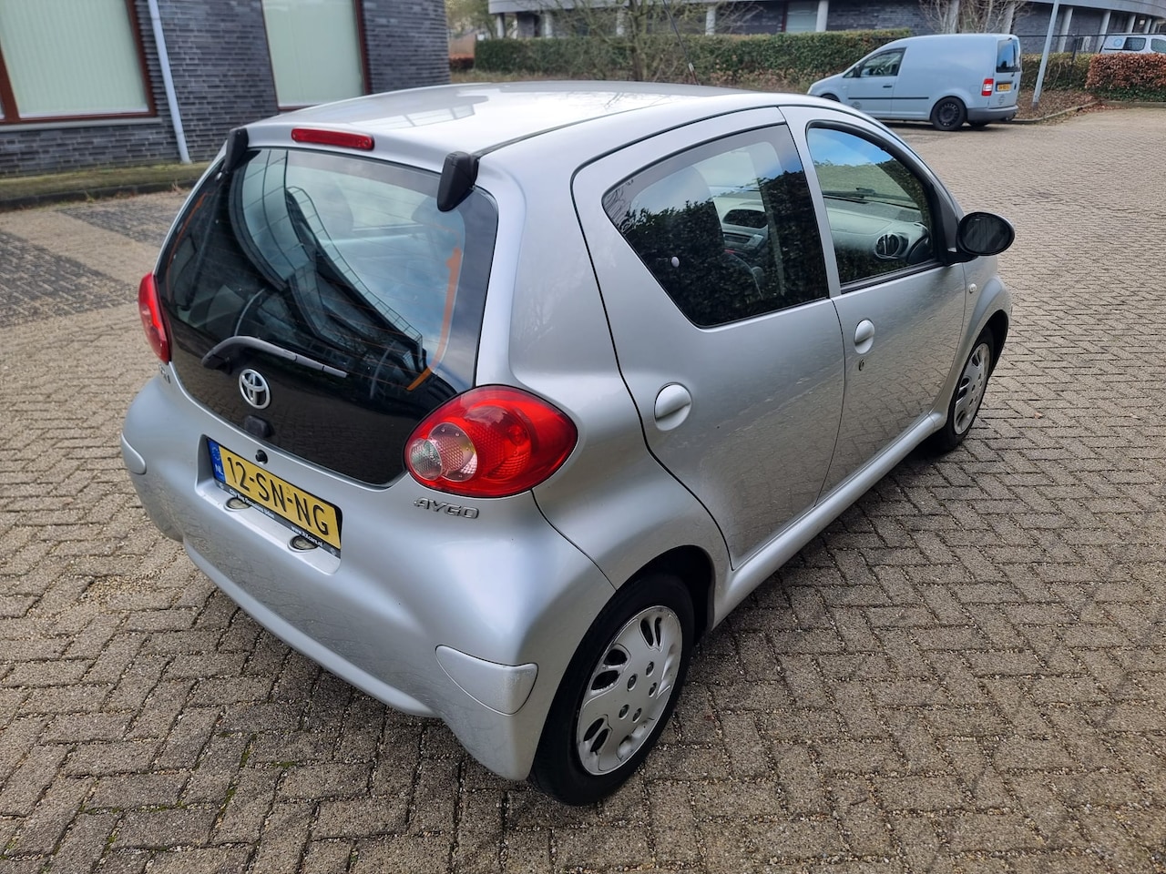 Toyota Aygo - 1.0-12V +