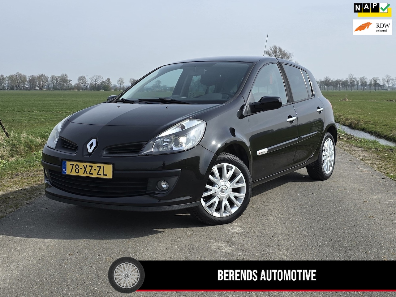 Renault Clio - 1.2 TCE Rip Curl I Airco I All season banden I Trekhaak - AutoWereld.nl