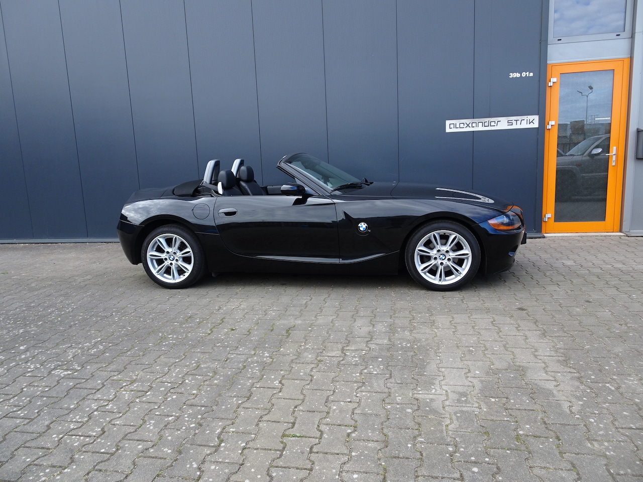 BMW Z4 Roadster - 2.2i S Triple Black Unieke Uitvoering - AutoWereld.nl