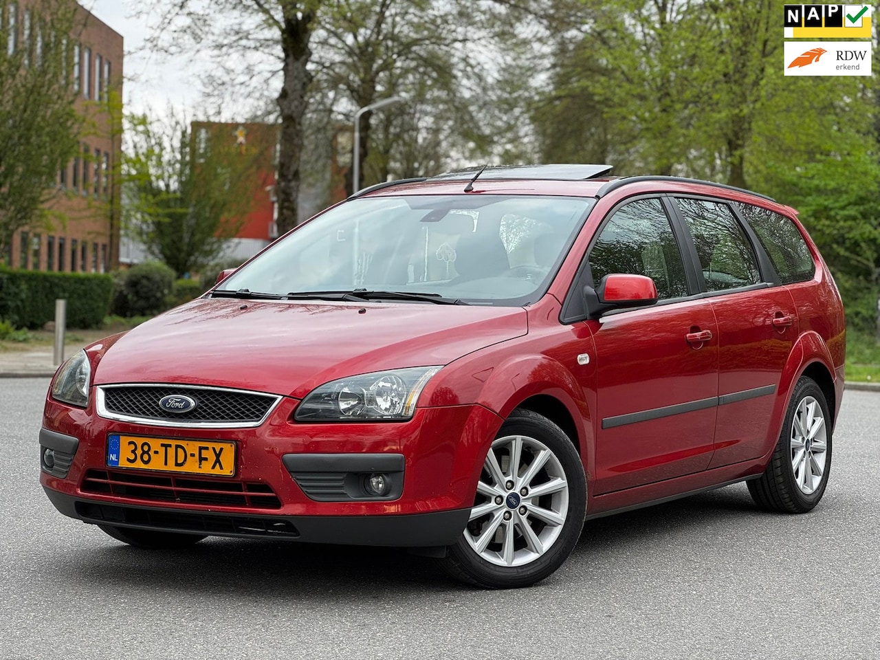 Ford Focus Wagon - 2.0-16V Rally Edition|SCHUIFDAK|AIRCO|CRUISE|INRUILKOOPIE - AutoWereld.nl