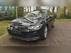 Volkswagen Golf - 1.5 eTSI 1st Edition Pano stoelverw trekhaak