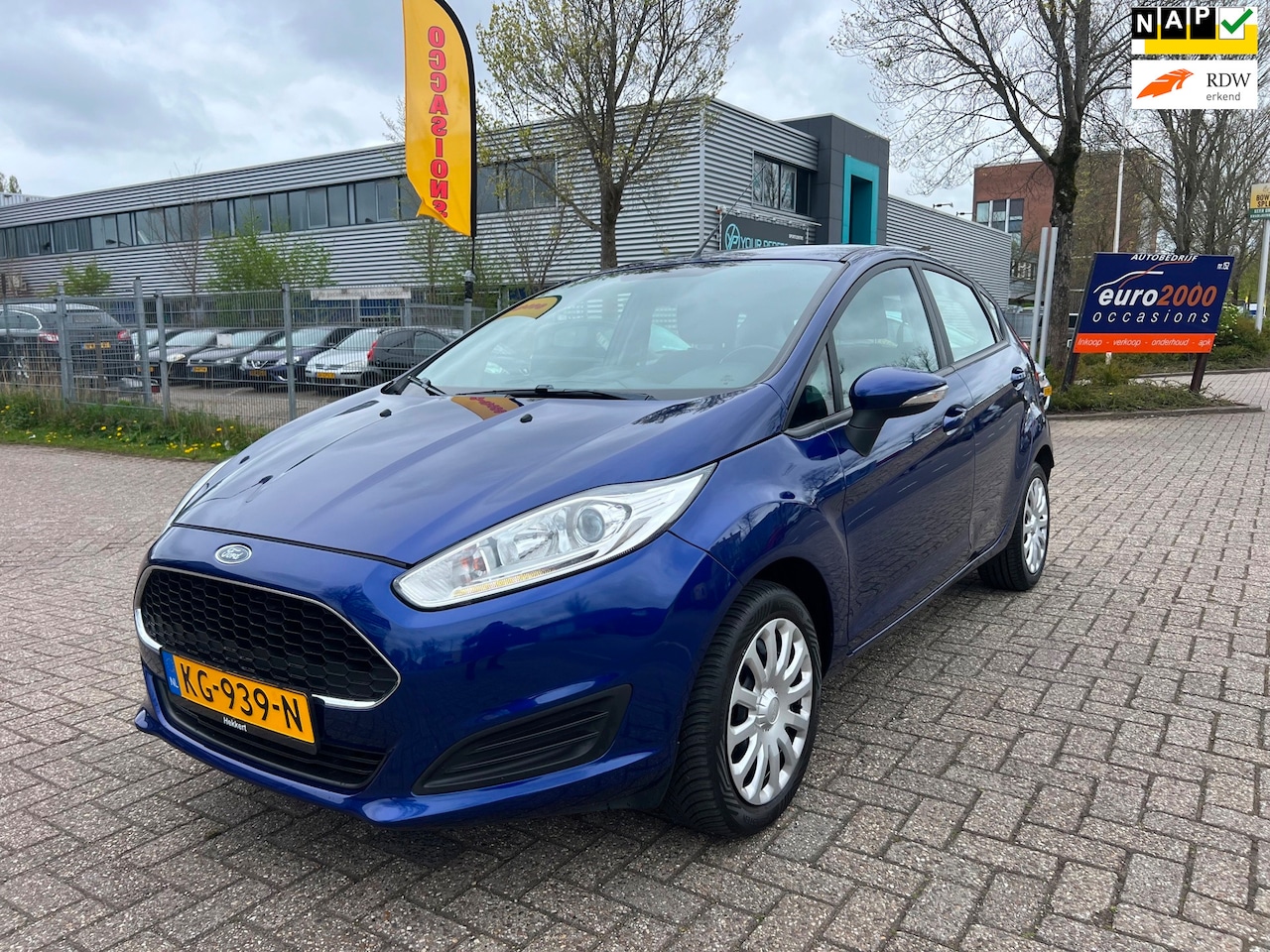 Ford Fiesta - 1.0 Style Essential - 1E EIGENAAR - NAVIGATIE - NAP ! - AutoWereld.nl