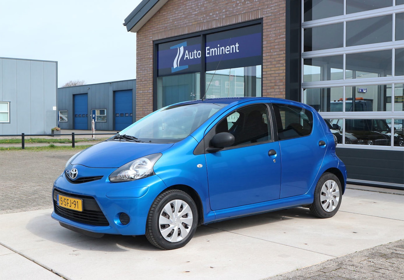 Toyota Aygo - 1.0 VVT-i Now zeer weinig KM dealer OH airco - AutoWereld.nl