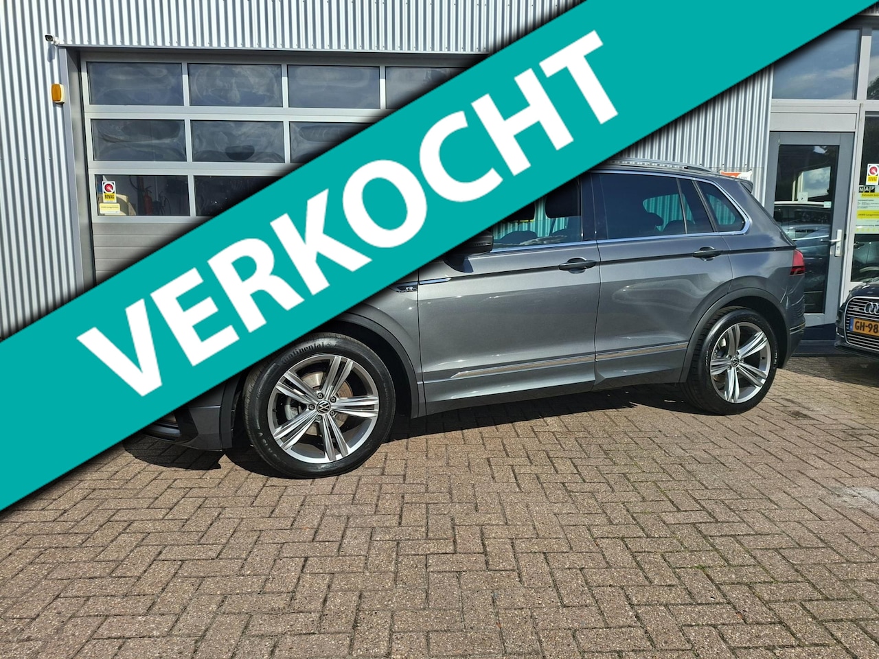 Volkswagen Tiguan - 1.5 TSI ACT R-Line DSG Trekhaak Lane asist Apple car Virtual - AutoWereld.nl