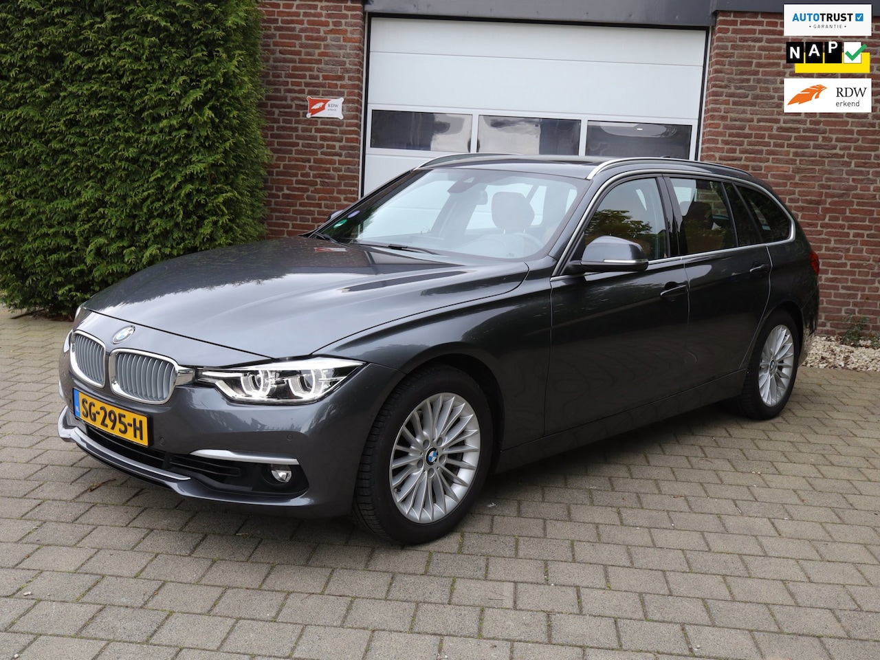 BMW 3-serie Touring - 318i Edition Luxury Line Purity Executive - AutoWereld.nl