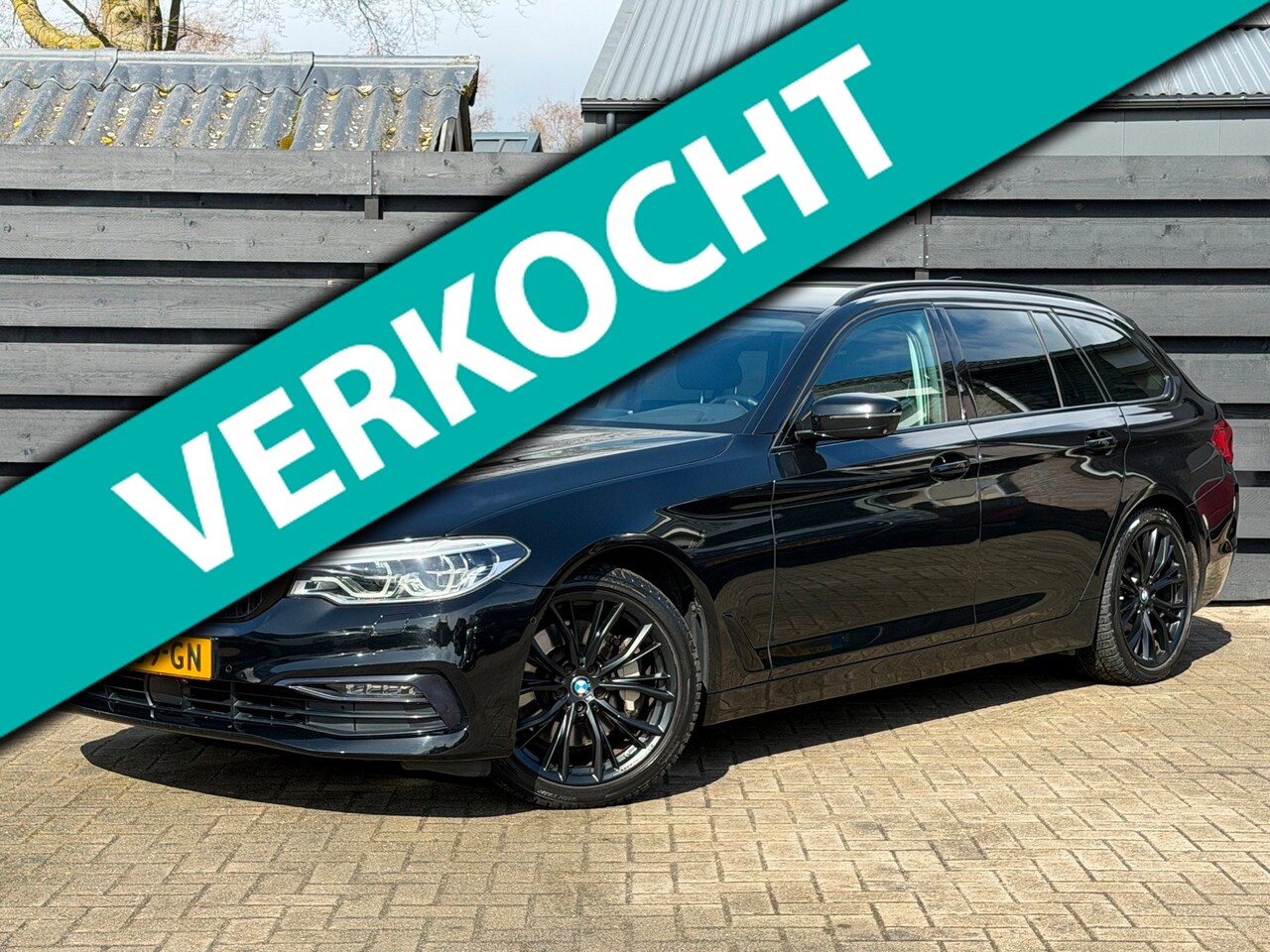 BMW 5-serie Touring - 530i xDrive Sport Line I HuD I 360Camera I Trekhaak I ACC - AutoWereld.nl