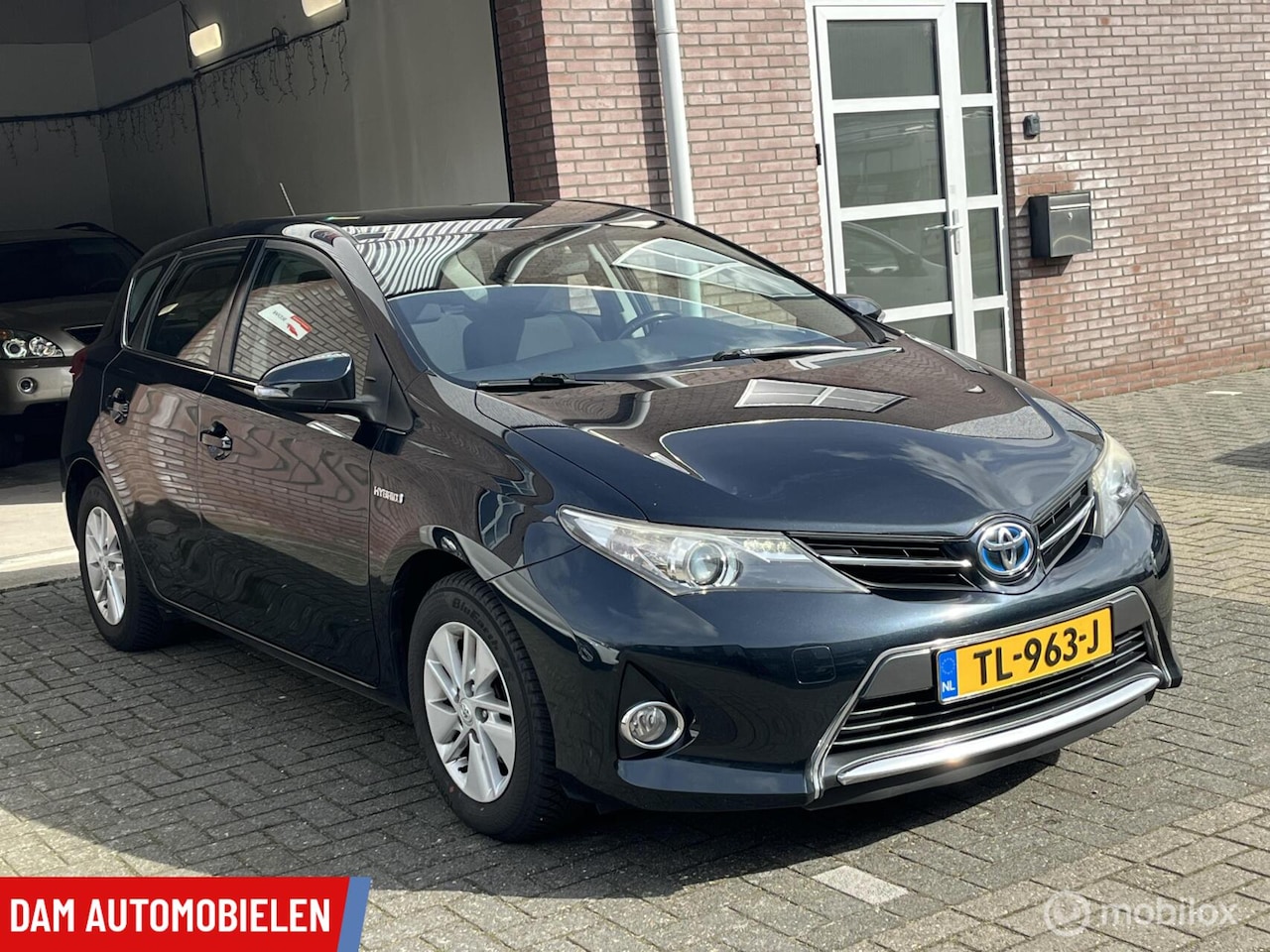 Toyota Auris - 1.8 Hybride Aut,Camera, Xenon, Dealer onderhouden! - AutoWereld.nl