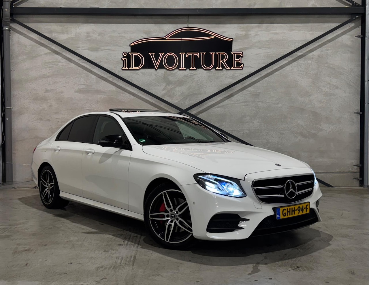 Mercedes-Benz E-klasse - 200 4MATIC AMG WIDESCREEN|SCHUIFDAK|SFEERVERLICHTING - AutoWereld.nl