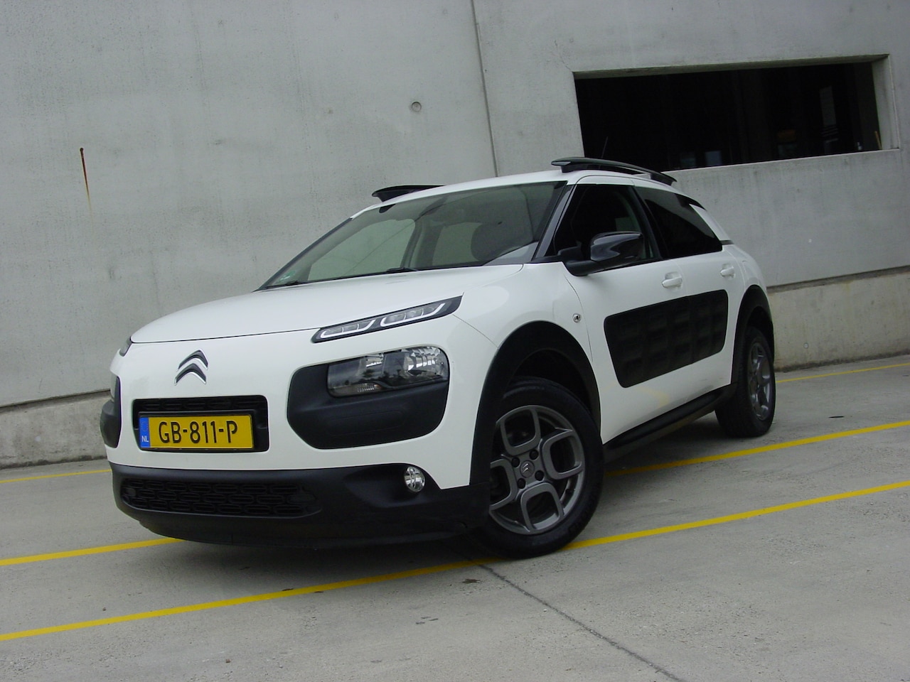 Citroën C4 Cactus - 1.2 e-VTi Shine - AutoWereld.nl