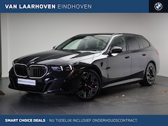 BMW 5-serie Touring - 530e M Sport Automaat / Panoramadak / Trekhaak / Bowers & Wilkins / M Sportonderstel / Stu