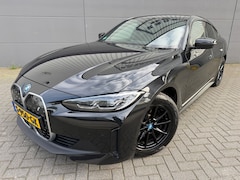 BMW i4 - EDrive40 84 kWh*1e Eigenaar*NAP*APK*Accu gezondheid 98 % *Top Optie